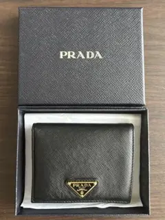 PRADA 二つ折り財布 箱付き