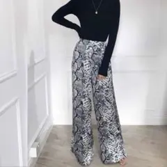 ヘビ柄 ワイドパンツ