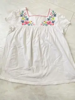 ギャップ　白　花柄刺繍半袖ブラウス 150 メキシコ
