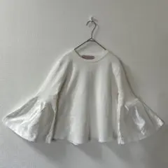 Trend Dress Code フレア袖 ニットトップス　韓国製 ホワイト