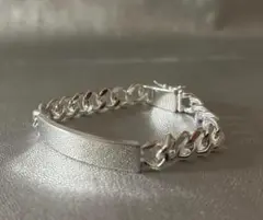 Item thumbnail for item b3bcafd9-4156-49a8-afb4-eb256c0f06f1