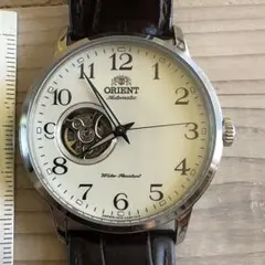 ORIENT レトロな自動巻き腕時計 アイボリー