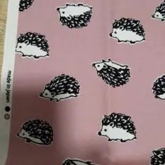 ハリネズミ柄 綿100%生地 はぎれ