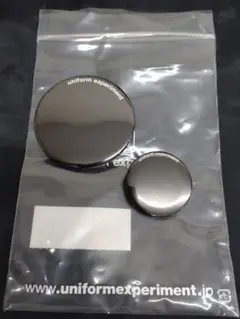 (C) uniform experiment バッジ 2個セット