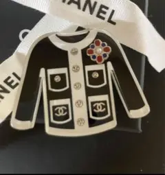 CHANEL D19P レジンブローチ