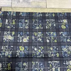 リバティ 35×32+14×20cmほど