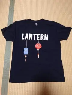 ⑥　グラニフ　ランタン イラスト Tシャツ ネイビー
