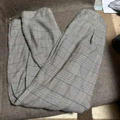チェックズボン