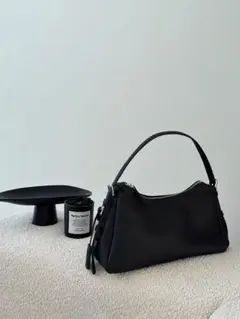 【新品】 QUNG レジェソフトレザーbag ブラック 黒 牛革 ハンドバッグ