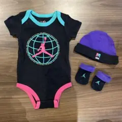 Jordan ベビーロンパース　帽子靴下セット6-12M 70-80cm