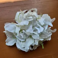 髪飾り　ゆりの花　百合