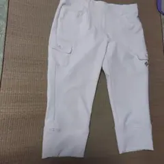 美品~！！ホワイト クロップドパンツ レディース