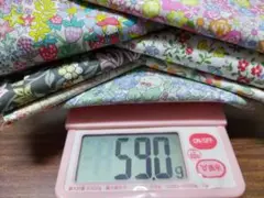 リバティｘハローキティ ハギレセット　50周年記念　36枚　59g