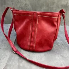 souple by SAC レザーショルダーバッグ　バケツ型　赤　ステッチ入り