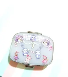 【再出品】パンダとうさちゃん達とパーチィーピルケース