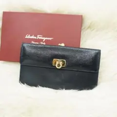 ✨極美品✨ Ferragamo フェラガモ 長財布 がま口 型押し ガンチーニ