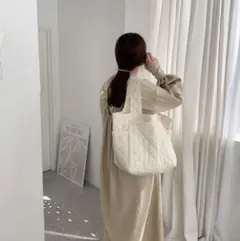 ホワイトキルティングマザーズバッグ