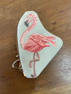 《新品》フラミンゴ刺繍の三角形コインケース《送料込み》