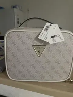 GUESS ライトピンク ポーチ