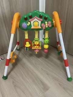 Combi ベビージム カラフル　動物と昆虫デザイン