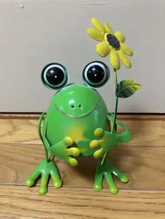 ブリキ　カエルさん（サイズ約18cm×13cm）