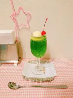 昭和レトロ 純喫茶のメロンソーダ クリームソーダ 食品サンプル