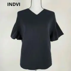 美品　インディヴィ　フレアスリーブカットソー　Vネック　ブラック