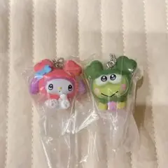 TWICE LOVELYS サンリオキャラクター キーホルダー