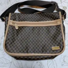極美品ショルダーバッグ