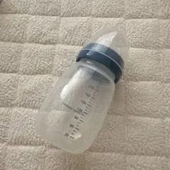 軽量プラ製　哺乳瓶