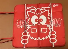 カープ　スラィリー　折り畳みクッション