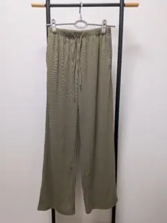 GU プルオンパンツ　カーキー