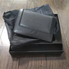 黒のカードケース