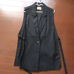 ブラックロングベスト