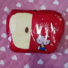 サンリオ　　ハローキティ リンゴ型座布団