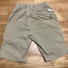 THE NORTH FACE ベージュ ショートパンツ