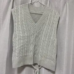 Ｖネックケーブルニットベスト
