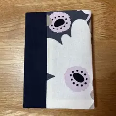 ☆TOMO☆さん専用 花柄ブックカバー　文庫本サイズ