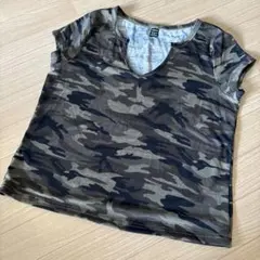 新品未使用❣️迷彩柄 Vネック 半袖Tシャツ❣️