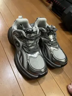 シルバー スポーツシューズ 厚底　oldorder似のスニーカー　即日発送