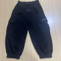 黒いカーゴパンツ 130cm 汚れあり