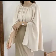 Louere フレアスリットスリーブブラウス