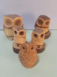 小さな 木彫りのフクロウ 置物 縁起物