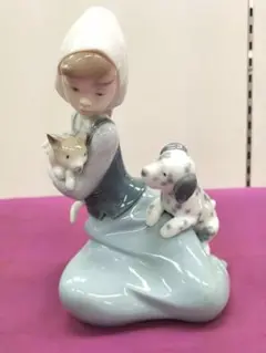 リヤドロ　陶器人形「少女と猫と犬」スペイン　No5032 廃盤品　置物　完品