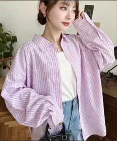 ピンクと白のストライプ長袖シャツ