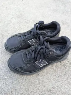 New Balance ブラック スニーカー