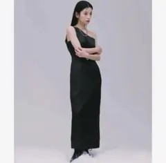 【新品タグ付き】Ellno de Mavie ワンショルワンピース　黒　F