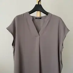 極美品 LOUNIE バックボタン フレンチスリーブ ブラウス ルーニィ