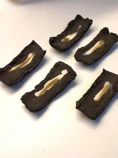 黒い陶器の箸置き5客
