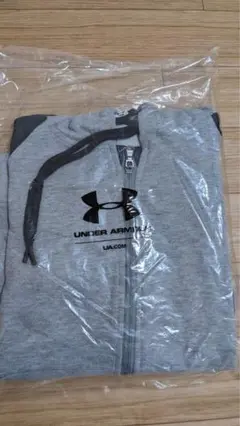UNDER ARMOUR グレー フルジップパーカー SM